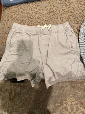 Hollister Light Gray Drawstring Linen-Blend Men’s Hybrid Shorts